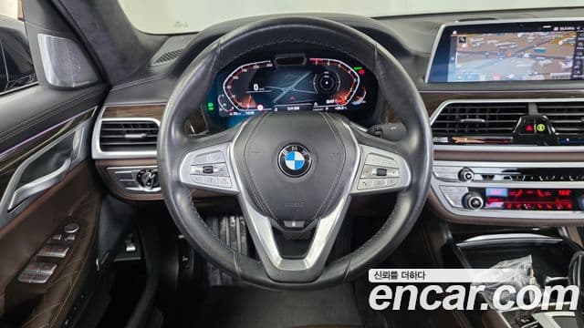 BMW 7 Series 2021 — ფოტო 13/20