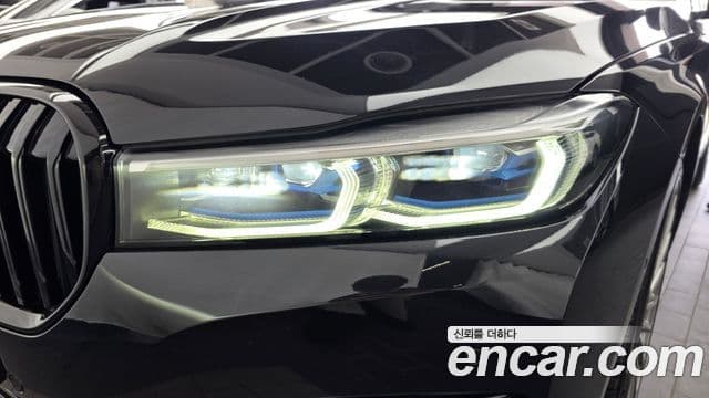 BMW 7 Series 2021 — Photo 34/35