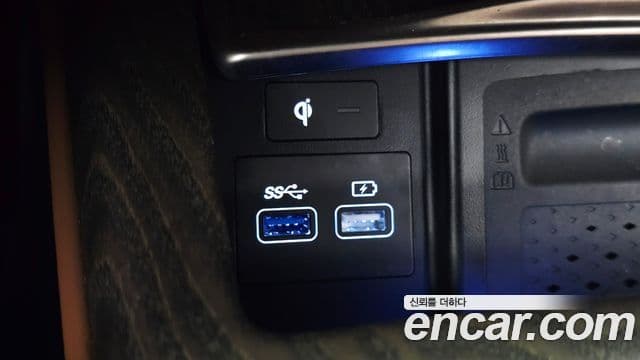 Genesis Electrified G80 2022 — ფოტო 13/20