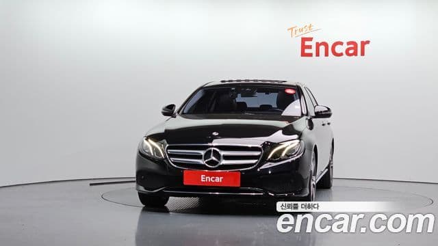 Mercedes-Benz E-Class 2018 — Фото 3/20