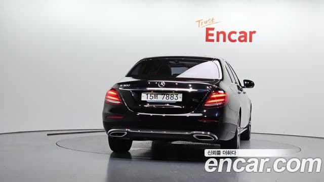 Mercedes-Benz E-Class 2018 — Фото 4/20
