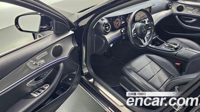 Mercedes-Benz E-Class 2018 — Фото 10/20