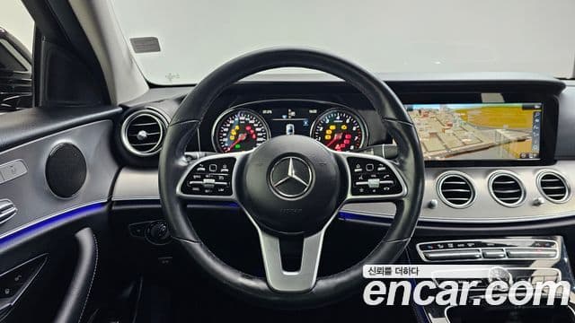 Mercedes-Benz E-Class 2018 — Фото 15/20