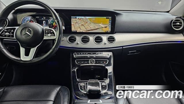 Mercedes-Benz E-Class 2018 — Фото 17/20