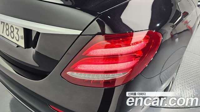 Mercedes-Benz E-Class 2018 — ფოტო 10/31