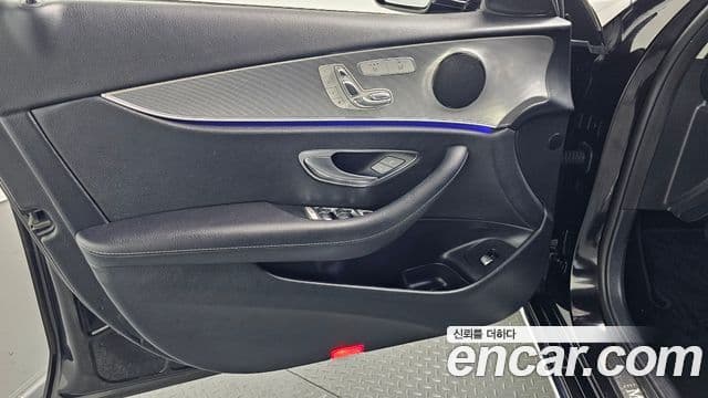 Mercedes-Benz E-Class 2018 — ფოტო 4/31