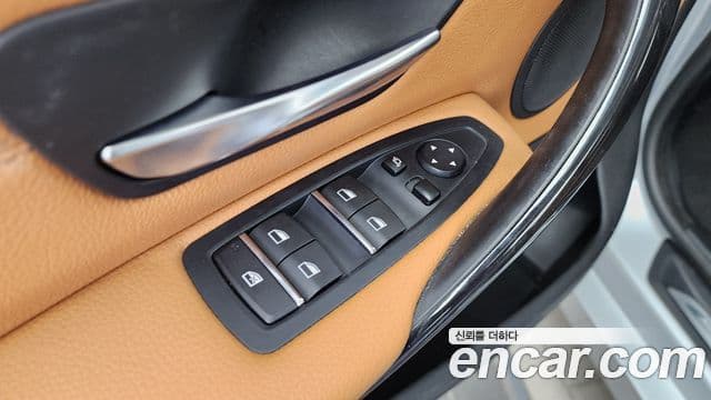 BMW 4 Series 2018 — Şəkil 8/33