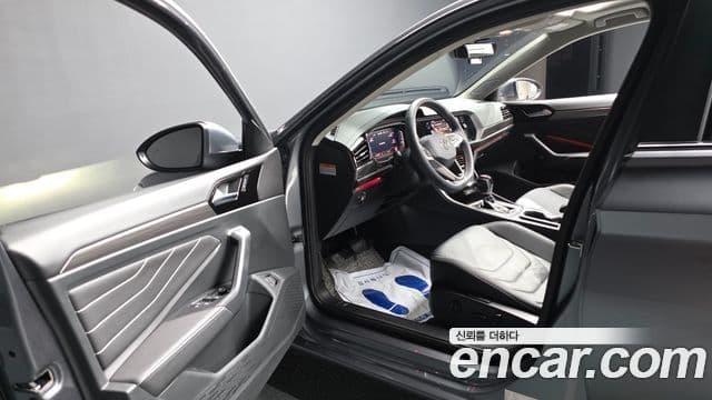 Volkswagen Jetta 2024 — ფოტო 10/20
