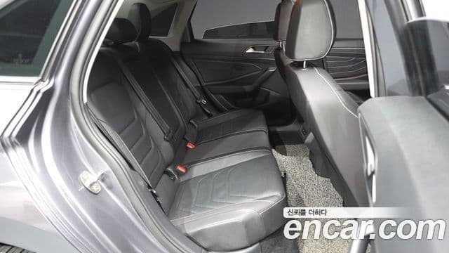 Volkswagen Jetta 2024 — ფოტო 12/20