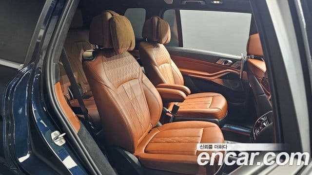 BMW X7 2021 — Şəkil 11/20
