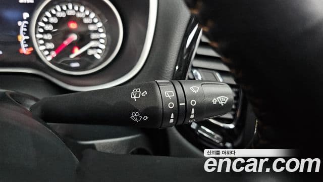 Jeep Compass 2021 — ფოტო 30/31