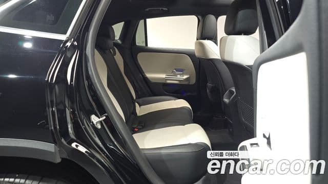 Mercedes-Benz GLA-Class 2020 — ფოტო 12/20