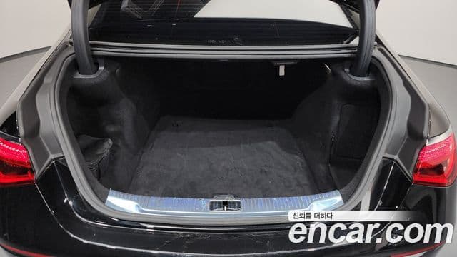 Mercedes-Benz S-Class 2021 — ფოტო 19/20