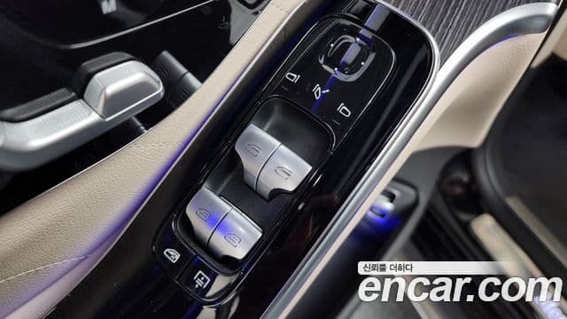 Mercedes-Benz S-Class 2021 — Photo 9/35