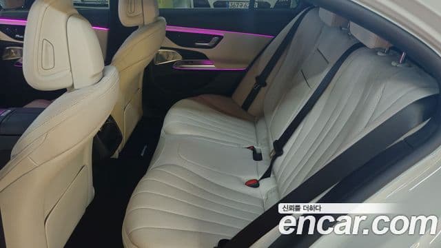 Mercedes-Benz E-Class 2025 — ფოტო 12/20