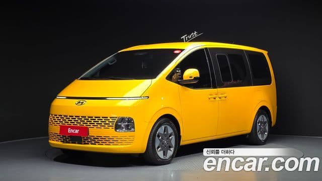 Hyundai Staria 2021 — Фото 1/20
