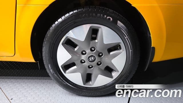 Hyundai Staria 2021 — Фото 5/20