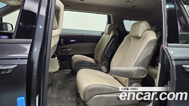 Kia Carnival 2023 — Фото 12/20