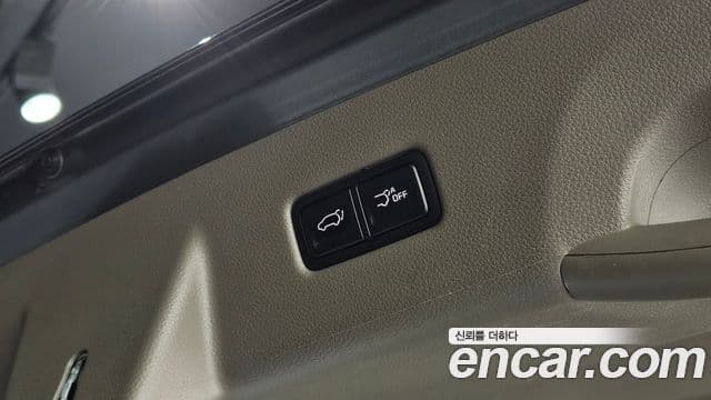 Kia Carnival 2023 — Фото 19/20