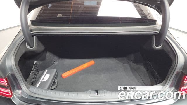 Genesis Electrified G80 2021 — ფოტო 19/20