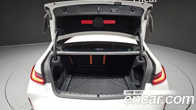 BMW M3 2025 — Photo 36/37