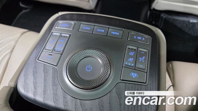 Genesis Electrified G80 2021 — Şəkil 19/20