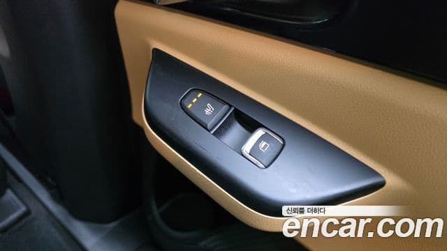 Kia Carnival 2022 — Фото 19/20