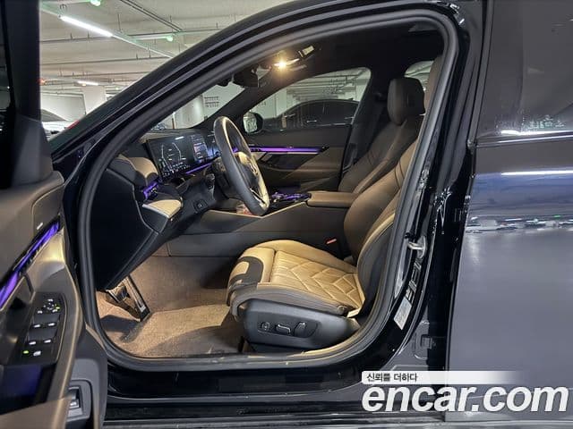 BMW 5 Series 2025 — ფოტო 6/10