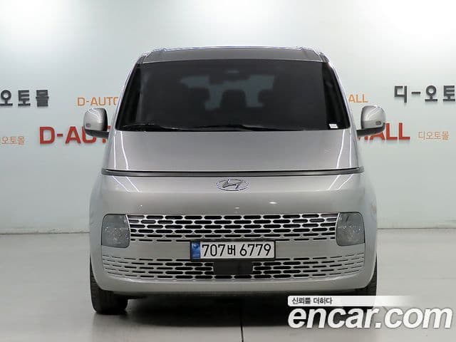 Hyundai Staria 2023 — Şəkil 1/20