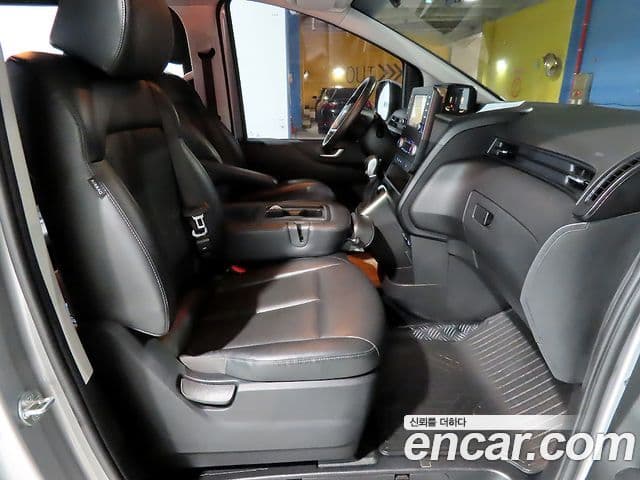 Hyundai Staria 2023 — Şəkil 10/20