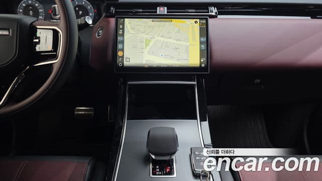 Land Rover Range Rover Velar 2025 — Photo 16/20