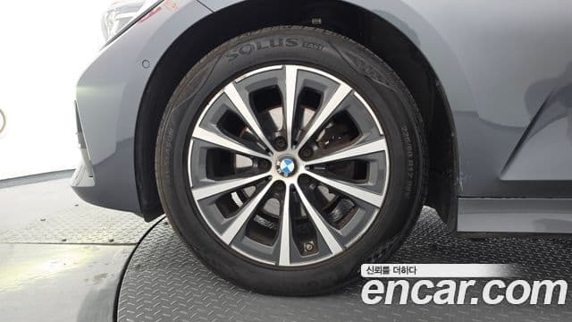 BMW 3 Series 2021 — ფოტო 5/20