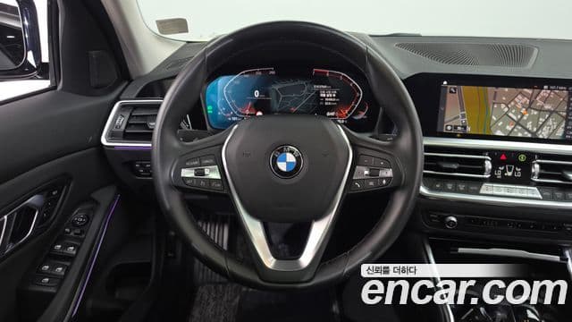 BMW 3 Series 2021 — ფოტო 13/20