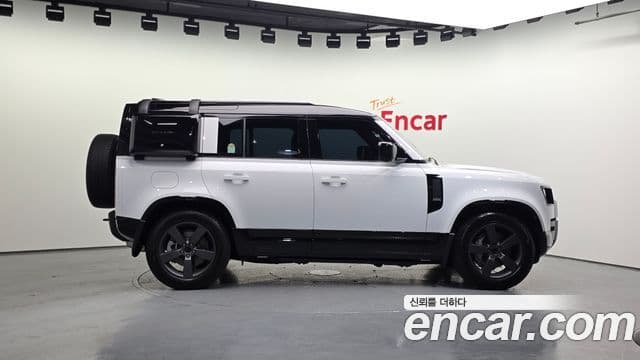 Land Rover Defender 2026 — фото 5 из 20
