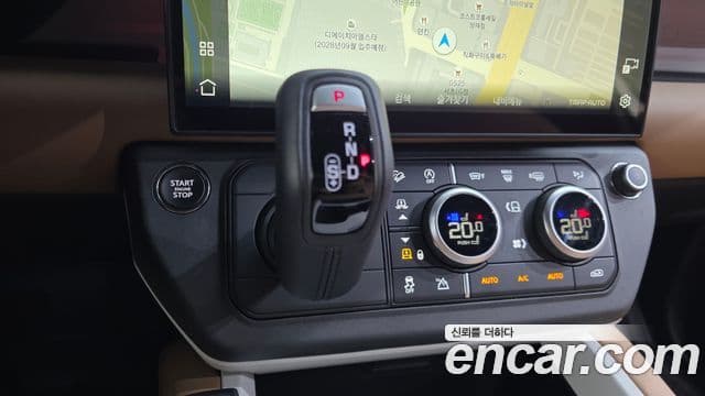 Land Rover Defender 2026 — ფოტო 13/20