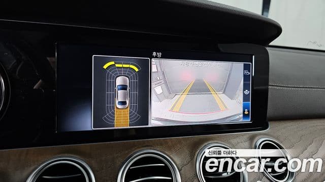 Mercedes-Benz E-Class 2019 — фото 15 из 20