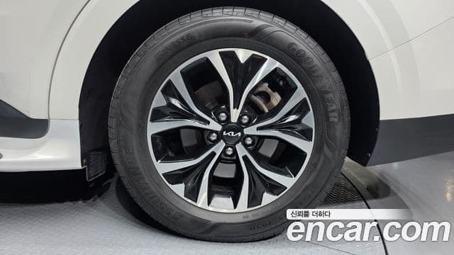 Kia Carnival 2021 — Photo 33/38