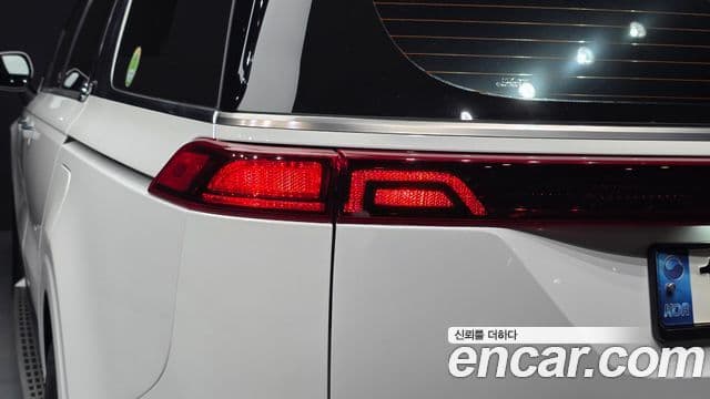 Kia Carnival 2021 — Photo 29/38
