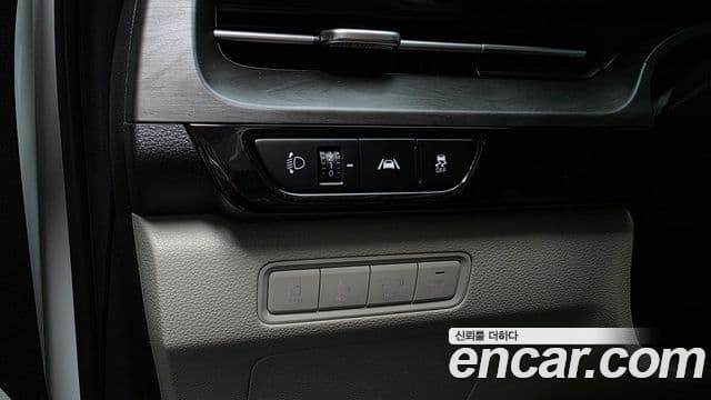 Kia Carnival 2021 — Photo 11/38