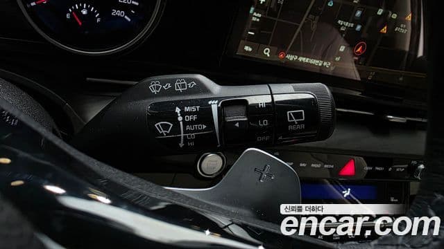 Kia Carnival 2021 — Photo 13/38