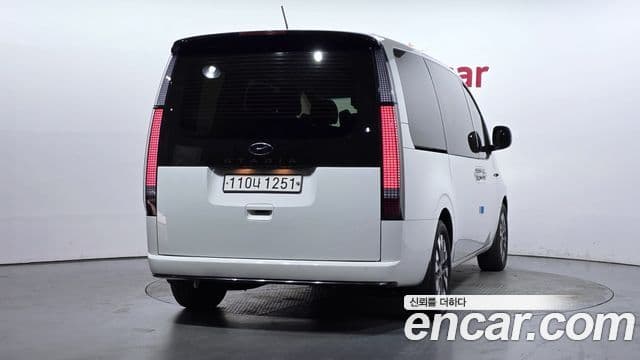 Hyundai Staria 2022 — Фото 4/20