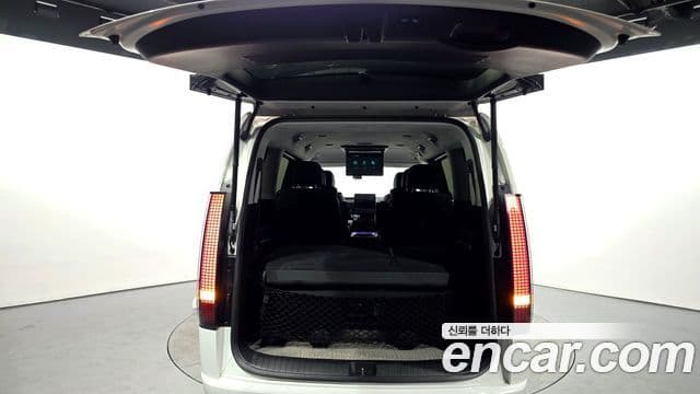 Hyundai Staria 2022 — Фото 18/20