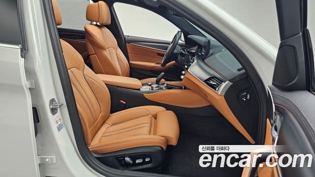 BMW 5 Series 2023 — Şəkil 10/20