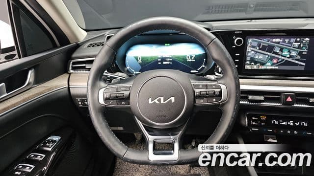 Kia K5 2023 — Şəkil 13/20