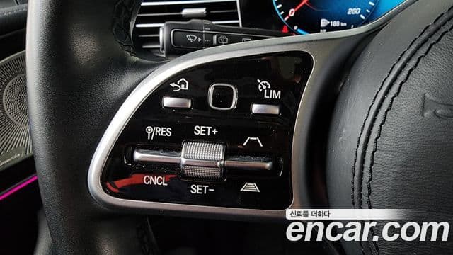 Mercedes-Benz GLE-Class 2021 — Фото 18/20