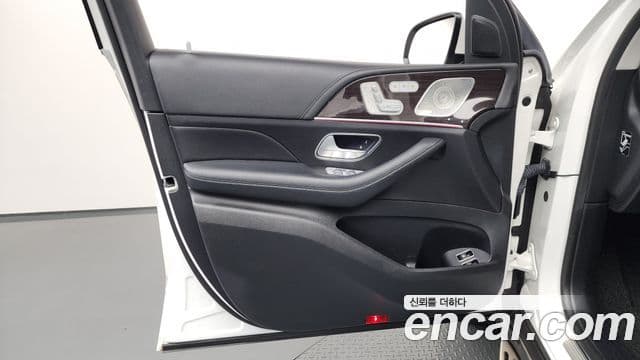 Mercedes-Benz GLE-Class 2021 — Photo 15/39