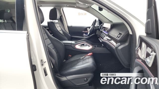 Mercedes-Benz GLE-Class 2021 — Photo 39/39