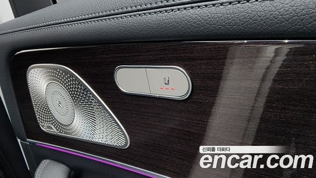 Mercedes-Benz GLE-Class 2021 — Photo 36/39