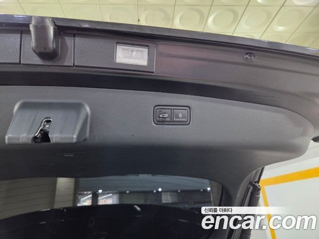 Genesis GV70 2022 — ფოტო 14/20