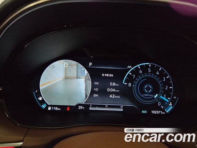 Genesis GV70 2022 — ფოტო 16/20